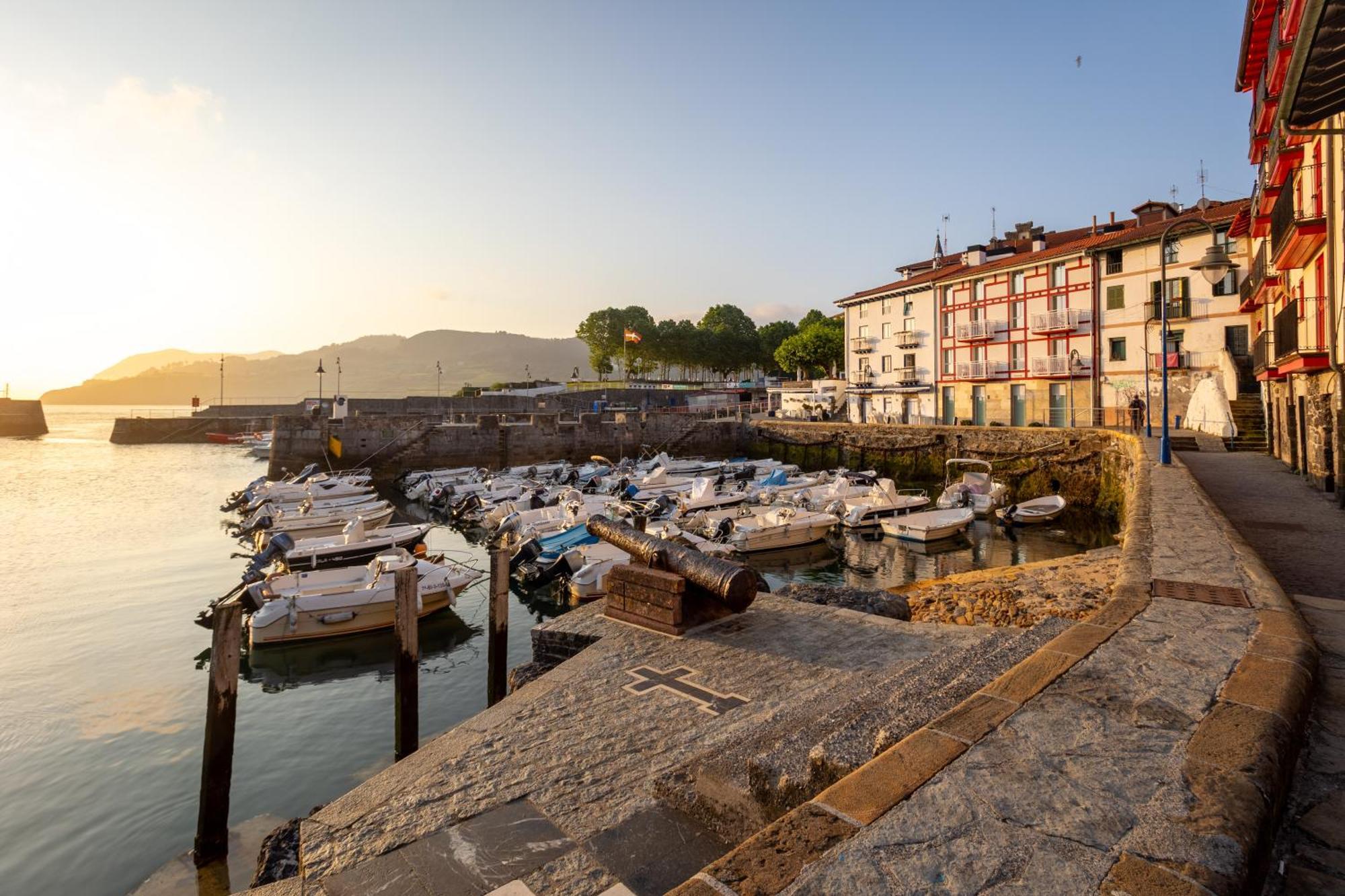 Apartamentos&Spa Mundaka Port Exterior photo
